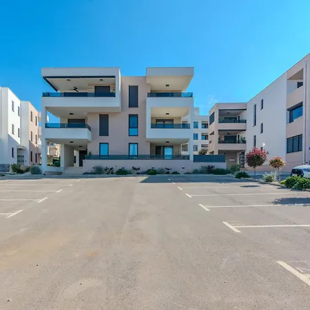 Apartman More 자다르